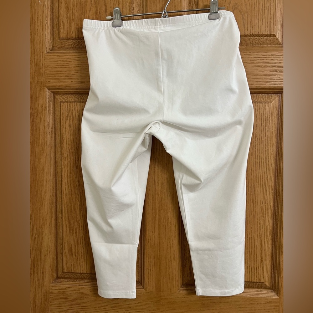 Chicos White Pima Capri Leggings NWT - Picture 3 of 8
